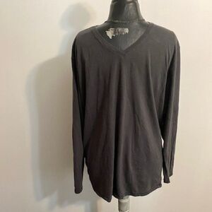 Michael Brandon Gray V-Neck long sleeve T-shirt, size XL